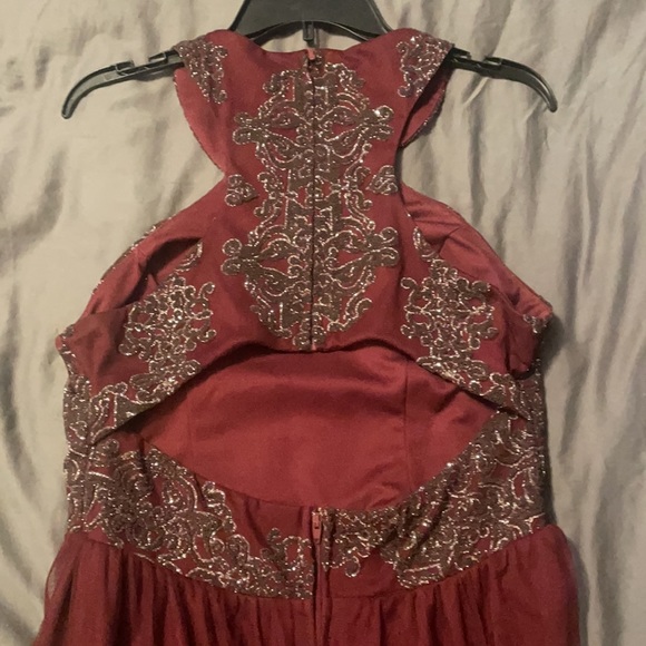 Bridesmaid dress burgundy beaded - Picture 2 of 3